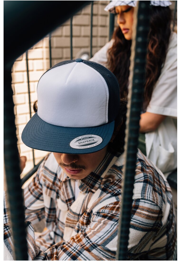 Flexfit Trucker Cap mit weißem Schwammfrontpanel FX6005FW